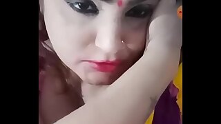 Indian hot saree aunty