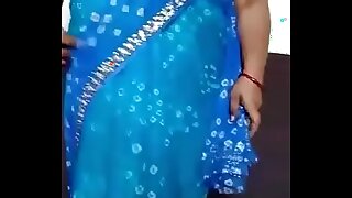 Sari utarte hua meri video