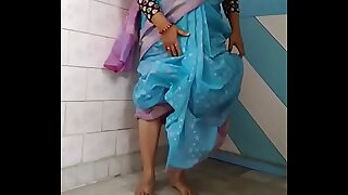 Back from party couldn'_t hold my piss