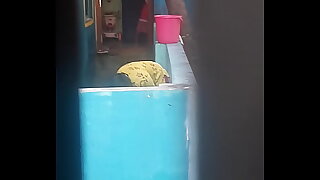Neighbour'_s boobs show to me